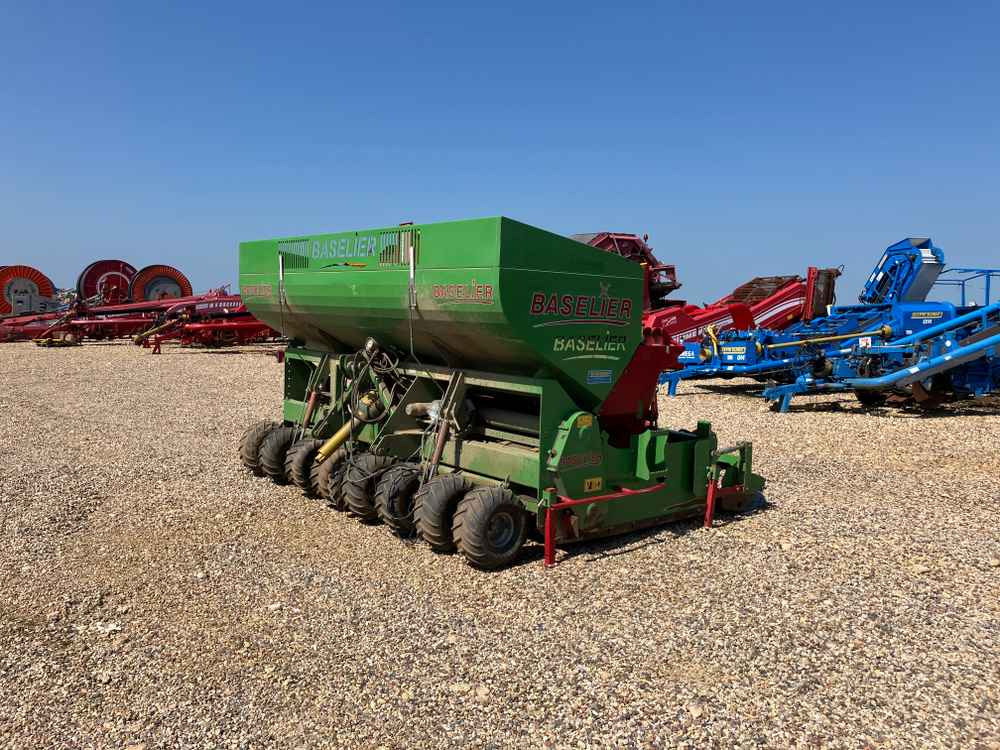 收割机 Baselier Baselier 4 Row Mounted FA-W, Potato Planter Tilla Combination:图7 收割机 Baselier Baselier 4 Row Mounted FA-W, Potato Planter Tilla Combination:图7