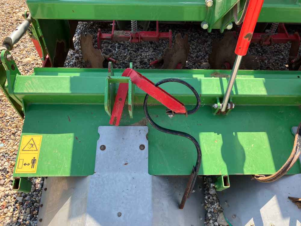 收割机 Baselier Baselier 4 Row Mounted FA-W, Potato Planter Tilla Combination:图15 收割机 Baselier Baselier 4 Row Mounted FA-W, Potato Planter Tilla Combination:图15