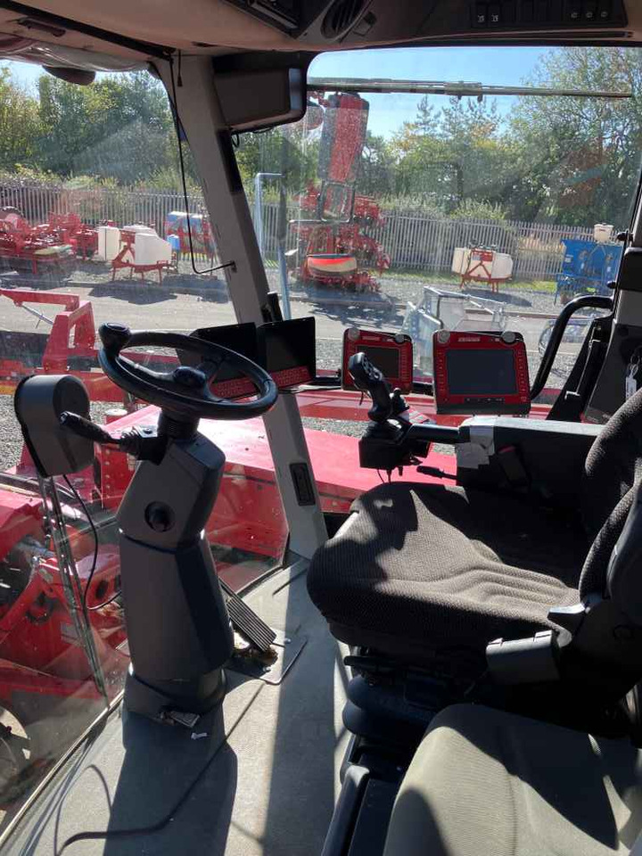 Grimme Varitron 220, 2 Row, Self-Propelled Potato Harvester - 收割机:图1 Grimme Varitron 220, 2 Row, Self-Propelled Potato Harvester - 收割机:图1