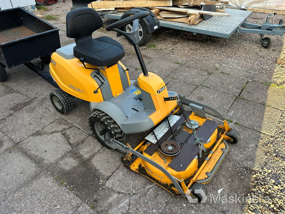 Åkgräsklippare Stiga Villa 12 med tillbehör - 园林割草机:图1 Åkgräsklippare Stiga Villa 12 med tillbehör - 园林割草机:图1