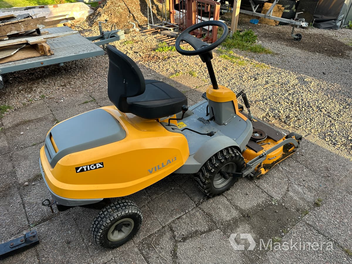 Åkgräsklippare Stiga Villa 12 med tillbehör - 园林割草机:图2 Åkgräsklippare Stiga Villa 12 med tillbehör - 园林割草机:图2