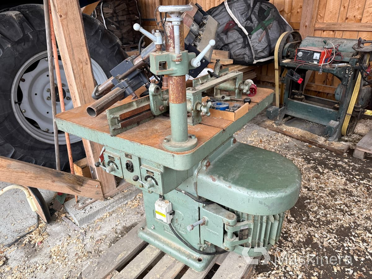 Bordsfräs med matarverk Jonsereds - 建筑设备:图1 Bordsfräs med matarverk Jonsereds - 建筑设备:图1