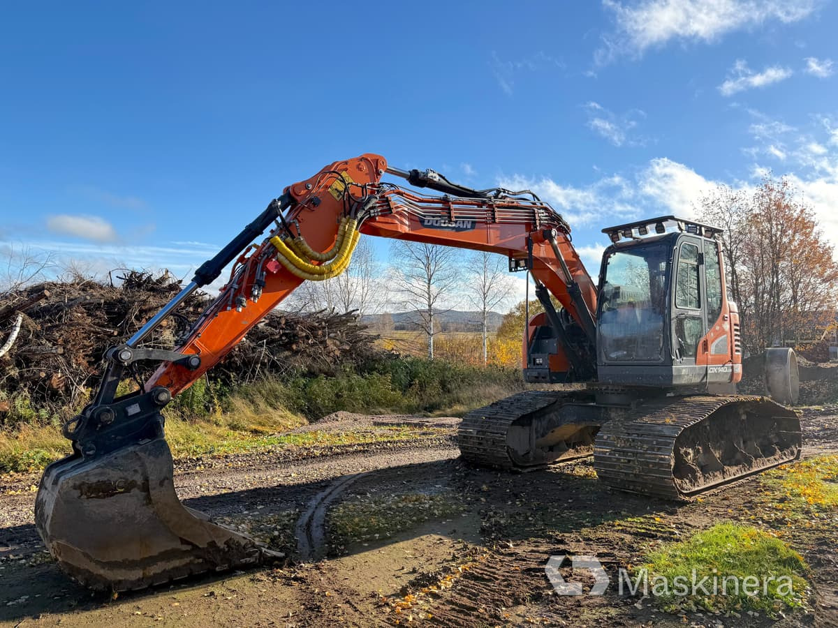 Grävmaskin Doosan DX140LCR-5 / Skördaraggregat 25RH - 履带式挖掘机:图1 Grävmaskin Doosan DX140LCR-5 / Skördaraggregat 25RH - 履带式挖掘机:图1
