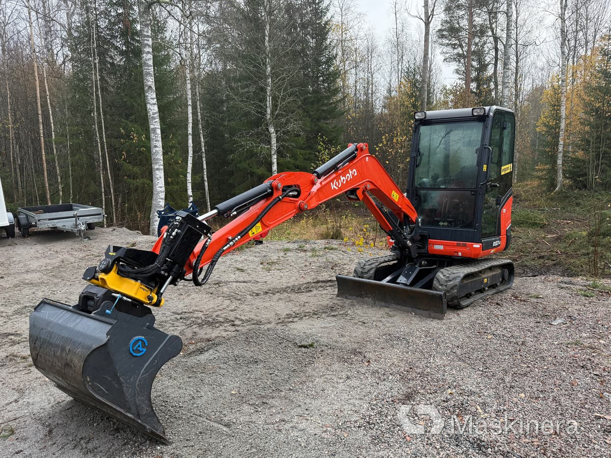 Grävmaskin Kubota KX027-4 med många redskap - 履带式挖掘机:图1 Grävmaskin Kubota KX027-4 med många redskap - 履带式挖掘机:图1