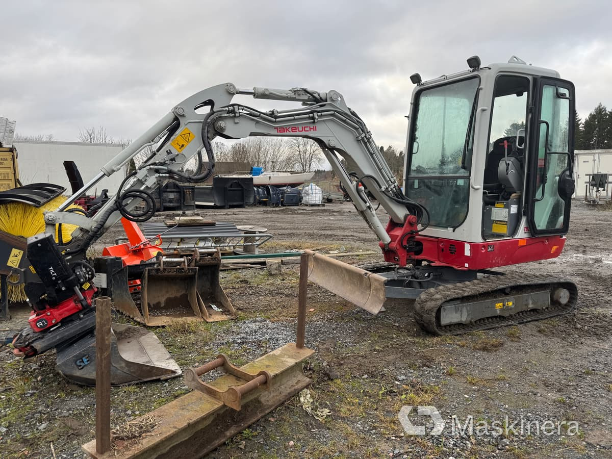 Grävmaskin Takeuchi TB225 - 履带式挖掘机:图1 Grävmaskin Takeuchi TB225 - 履带式挖掘机:图1