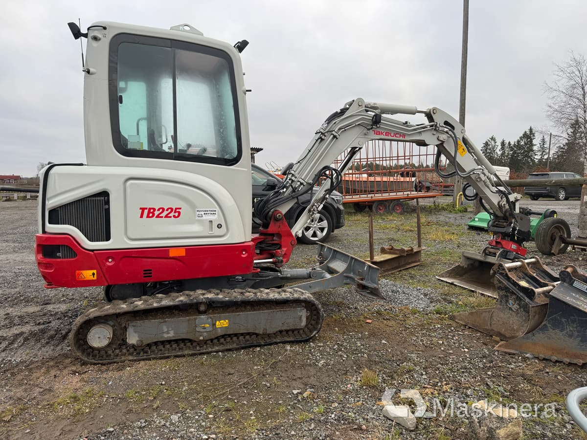 Grävmaskin Takeuchi TB225 - 履带式挖掘机:图3 Grävmaskin Takeuchi TB225 - 履带式挖掘机:图3