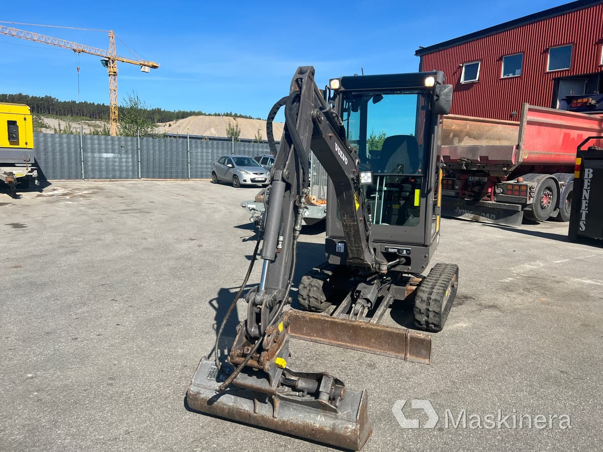 Grävmaskin Volvo EC18D med maskintrailer och redskap - 履带式挖掘机:图3 Grävmaskin Volvo EC18D med maskintrailer och redskap - 履带式挖掘机:图3