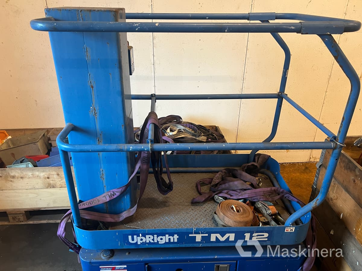 Pelarlift UpRight TM12 - 垂直桅杆升降机:图3 Pelarlift UpRight TM12 - 垂直桅杆升降机:图3