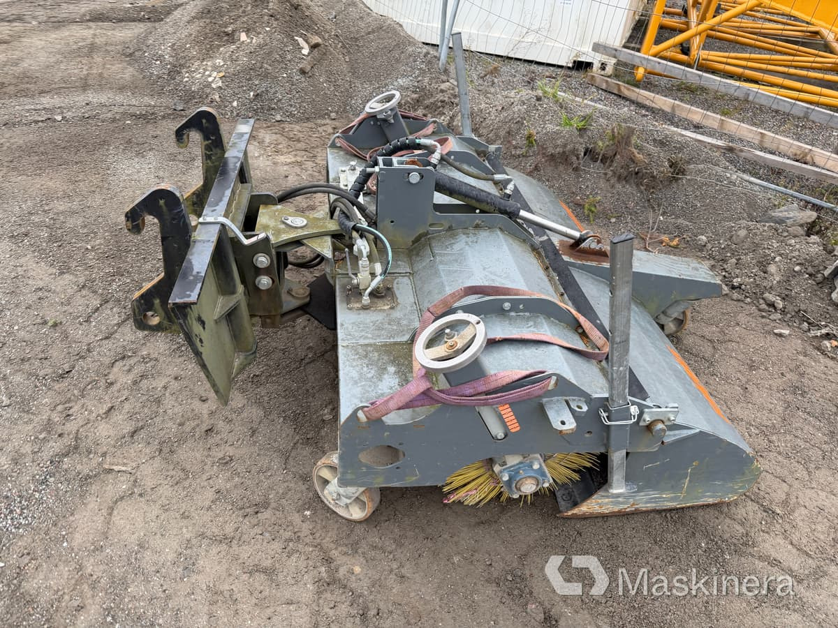 Sopvals med uppsamlare Fjärås FS 520 - 道路清扫机:图4 Sopvals med uppsamlare Fjärås FS 520 - 道路清扫机:图4