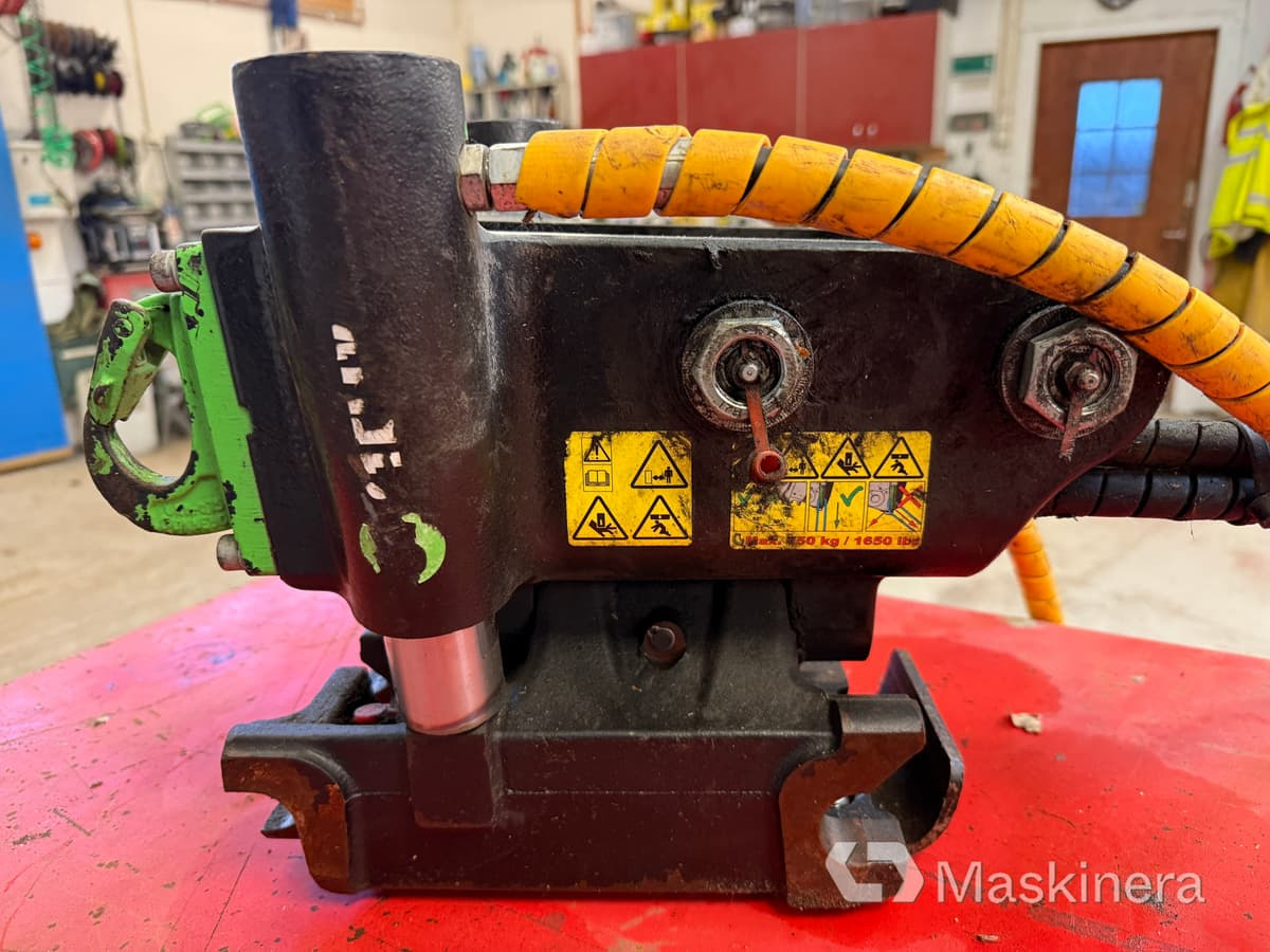 Steelwrist TCX S30-180 Hyd Steelwrist S30-180 tiltfäste - 倾斜旋转器:图2 Steelwrist TCX S30-180 Hyd Steelwrist S30-180 tiltfäste - 倾斜旋转器:图2