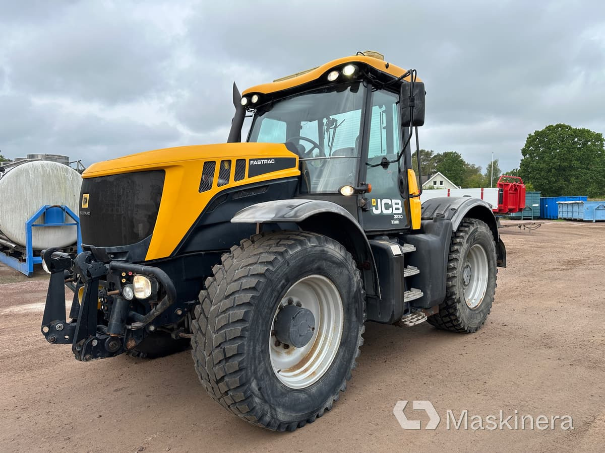 Traktor JCB Fastrac 3230 XTRA - 拖拉机:图1 Traktor JCB Fastrac 3230 XTRA - 拖拉机:图1