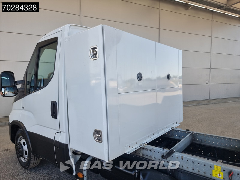 Iveco Daily 35C14 Open Laadbak met Kist Dubbellucht 3,5t Trekhaak Airco Cruise Camera Euro6 Pritsche Pickup Open Box Airco Trekhaak Cruise c - 平板货车:图3 Iveco Daily 35C14 Open Laadbak met Kist Dubbellucht 3,5t Trekhaak Airco Cruise Camera Euro6 Pritsche Pickup Open Box Airco Trekhaak Cruise c - 平板货车:图3