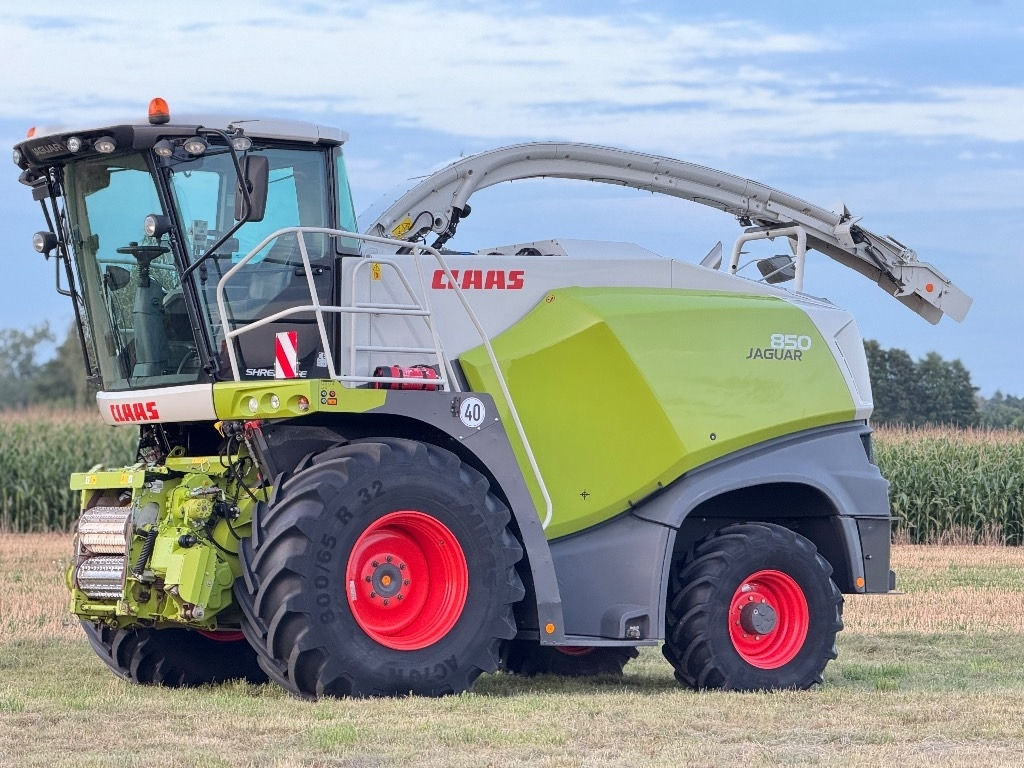 Claas Jaguar 850 Allrad + Kemper 360 PLUS - 饲料收割机:图2 Claas Jaguar 850 Allrad + Kemper 360 PLUS - 饲料收割机:图2