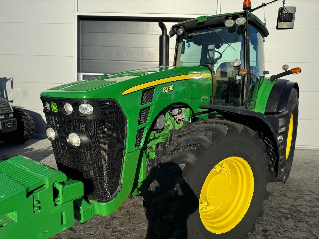 John Deere 8330 AutoPower - 拖拉机:图3 John Deere 8330 AutoPower - 拖拉机:图3