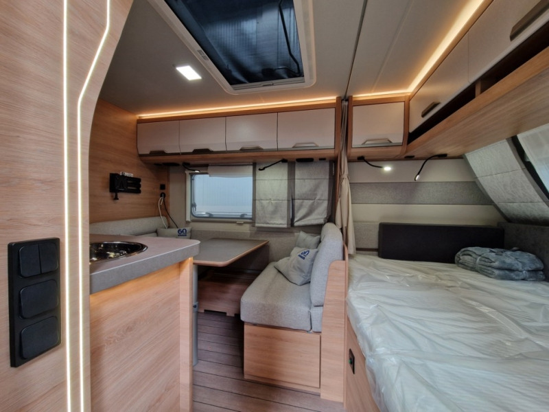 Knaus Sudwind 500 QDK 60° Years - 旅行拖车:图3 Knaus Sudwind 500 QDK 60° Years - 旅行拖车:图3