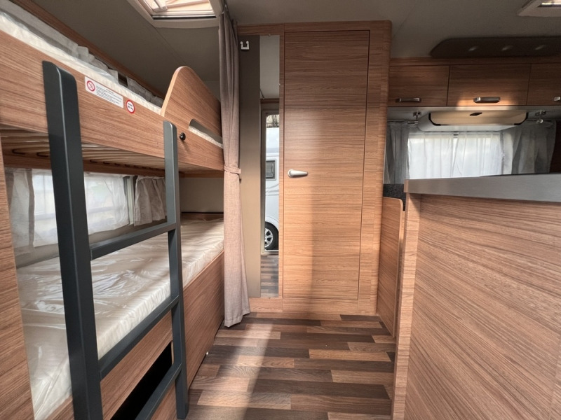 Weinsberg CaraOne 480 QDK - 旅行拖车:图4 Weinsberg CaraOne 480 QDK - 旅行拖车:图4