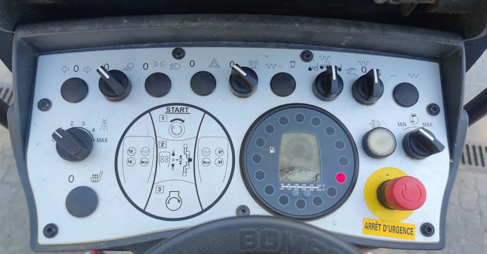 碾压机 Bomag BW 138 AD：图8