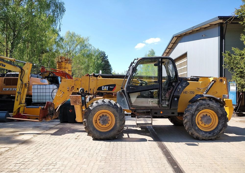 Caterpillar TH417 - 伸缩臂叉装车:图1 Caterpillar TH417 - 伸缩臂叉装车:图1