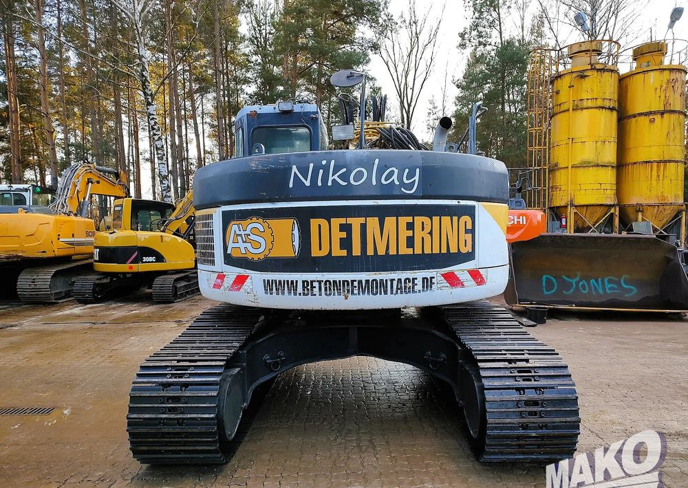 Komatsu PC228USLC-3 - 履带式挖掘机:图3 Komatsu PC228USLC-3 - 履带式挖掘机:图3