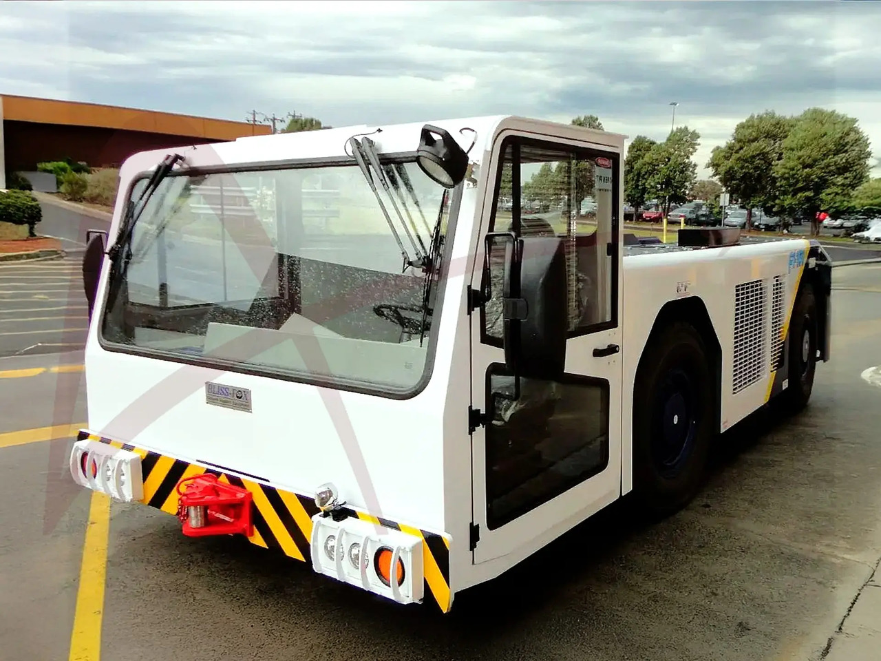 BLISS-FOX F1-150 - 后推牵引车:图1 BLISS-FOX F1-150 - 后推牵引车:图1