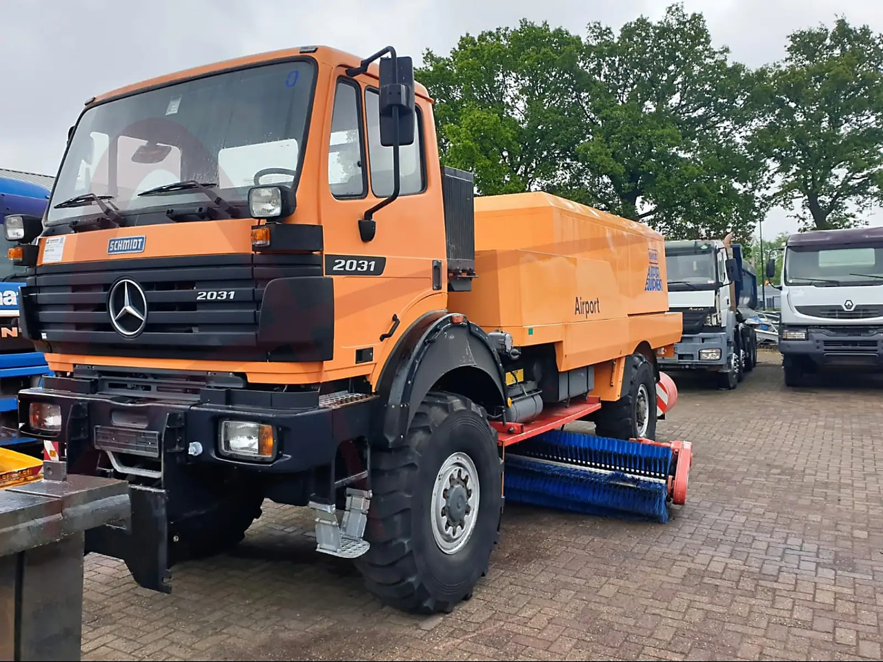 MERCEDES SCHMIDT SK2031/CJS9 - 道路清扫机:图1 MERCEDES SCHMIDT SK2031/CJS9 - 道路清扫机:图1