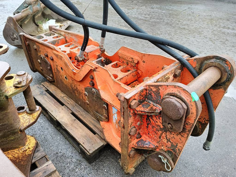 NPK E 210 GH9 hamer hammer hydraulic 18-25 ton 2000 - 液压锤 适用于 建筑机械:图5 NPK E 210 GH9 hamer hammer hydraulic 18-25 ton 2000 - 液压锤 适用于 建筑机械:图5