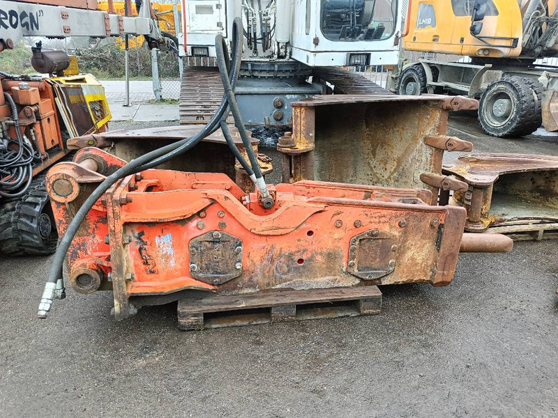 NPK E 210 GH9 hamer hammer hydraulic 18-25 ton 2000 - 液压锤 适用于 建筑机械:图1 NPK E 210 GH9 hamer hammer hydraulic 18-25 ton 2000 - 液压锤 适用于 建筑机械:图1