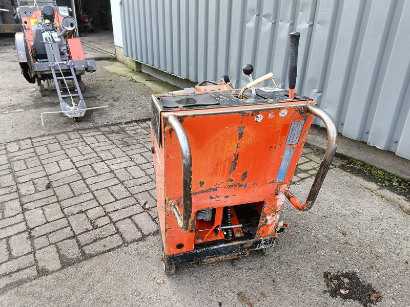 Norton CSB1 clipper zaag betonzaag machine 1994 - 沥青机:图4 Norton CSB1 clipper zaag betonzaag machine 1994 - 沥青机:图4