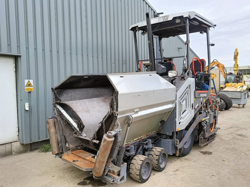 Volvo P 2870 D paver finisher asfaltmachine 2020 - 沥青铺路机:图2 Volvo P 2870 D paver finisher asfaltmachine 2020 - 沥青铺路机:图2