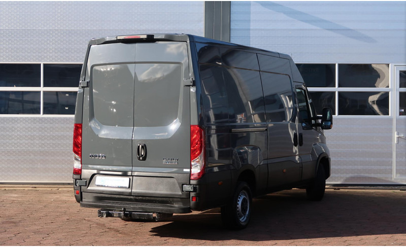 Iveco Daily 35S18HV 3.0 35 L2 H2 AUT/ LED/ CAMERA/ 3.5T/ CRUISE/ CLIMA/ TREKHAAK - 无侧窗厢式货车:图4 Iveco Daily 35S18HV 3.0 35 L2 H2 AUT/ LED/ CAMERA/ 3.5T/ CRUISE/ CLIMA/ TREKHAAK - 无侧窗厢式货车:图4