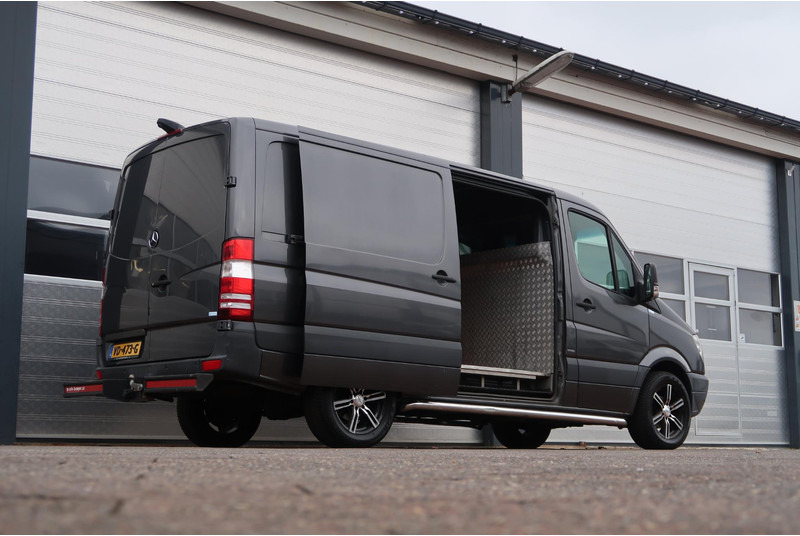 Mercedes-Benz Sprinter 313 2.2 CDI L2H1 AUT/ CAMERA/ 1E EIG/ 2X DEUR/ CRUISE/ AIRCO/ NAVI/ TREKHAAK - 无侧窗厢式货车, 康比货车:图4 Mercedes-Benz Sprinter 313 2.2 CDI L2H1 AUT/ CAMERA/ 1E EIG/ 2X DEUR/ CRUISE/ AIRCO/ NAVI/ TREKHAAK - 无侧窗厢式货车, 康比货车:图4