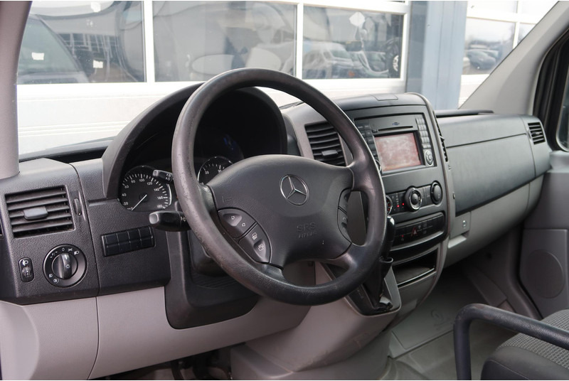 Mercedes-Benz Sprinter 313 2.2 CDI L2H1 AUT/ CAMERA/ 1E EIG/ 2X DEUR/ CRUISE/ AIRCO/ NAVI/ TREKHAAK - 无侧窗厢式货车, 康比货车:图2 Mercedes-Benz Sprinter 313 2.2 CDI L2H1 AUT/ CAMERA/ 1E EIG/ 2X DEUR/ CRUISE/ AIRCO/ NAVI/ TREKHAAK - 无侧窗厢式货车, 康比货车:图2