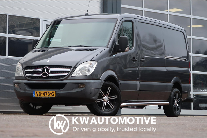 Mercedes-Benz Sprinter 313 2.2 CDI L2H1 AUT/ CAMERA/ 1E EIG/ 2X DEUR/ CRUISE/ AIRCO/ NAVI/ TREKHAAK - 无侧窗厢式货车, 康比货车:图1 Mercedes-Benz Sprinter 313 2.2 CDI L2H1 AUT/ CAMERA/ 1E EIG/ 2X DEUR/ CRUISE/ AIRCO/ NAVI/ TREKHAAK - 无侧窗厢式货车, 康比货车:图1