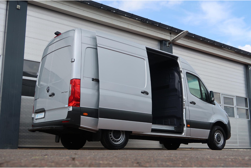 Mercedes-Benz Sprinter 317 CDI L2H2 AUT/ CAMERA/ LED/ CRUISE/ CLIMA/ MBUX - 无侧窗厢式货车:图4 Mercedes-Benz Sprinter 317 CDI L2H2 AUT/ CAMERA/ LED/ CRUISE/ CLIMA/ MBUX - 无侧窗厢式货车:图4