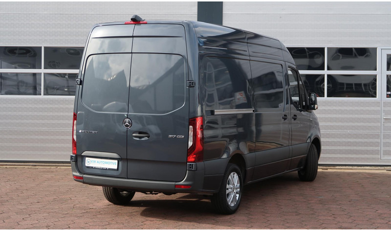 Mercedes-Benz Sprinter 317 CDI L2H2 RWD BPM VRIJ/ AUT/ 3.5T/ LED/ CAMERA/ MBUX/ CRUISE/ CLIMA - 无侧窗厢式货车:图4 Mercedes-Benz Sprinter 317 CDI L2H2 RWD BPM VRIJ/ AUT/ 3.5T/ LED/ CAMERA/ MBUX/ CRUISE/ CLIMA - 无侧窗厢式货车:图4