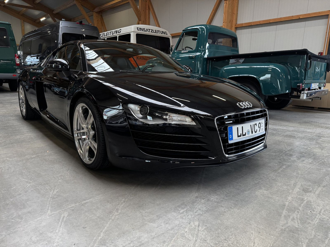 Audi R8 4.2 FSI V8 quattro Coupé - 汽车:图3 Audi R8 4.2 FSI V8 quattro Coupé - 汽车:图3