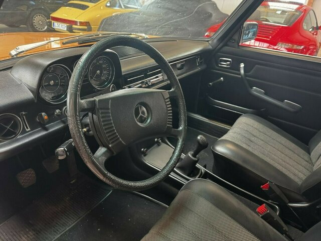 MERCEDES-BENZ 200 D/8 W115 - 轿车:图4 MERCEDES-BENZ 200 D/8 W115 - 轿车:图4