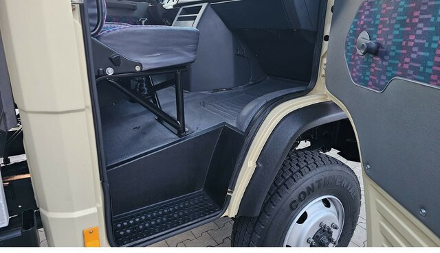 MERCEDES-BENZ 814 D T2 Vario 4x4 Allrad Topzustand! - 平板货车:图4 MERCEDES-BENZ 814 D T2 Vario 4x4 Allrad Topzustand! - 平板货车:图4