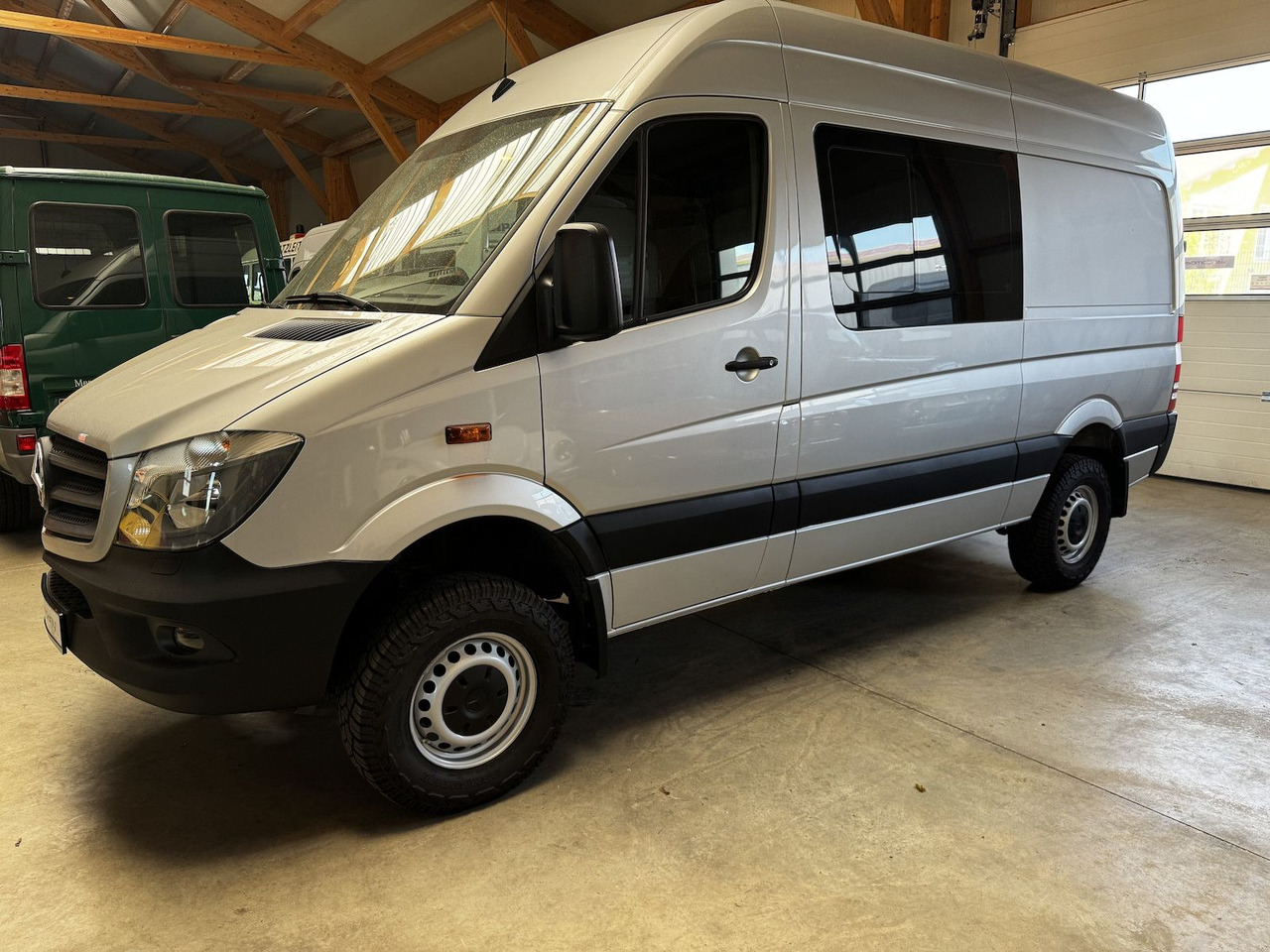 Mercedes-Benz Sprinter 316 CDI 4x4 ZG3 8-Sitzer wie neu! - 无侧窗厢式货车, 康比货车:图2 Mercedes-Benz Sprinter 316 CDI 4x4 ZG3 8-Sitzer wie neu! - 无侧窗厢式货车, 康比货车:图2