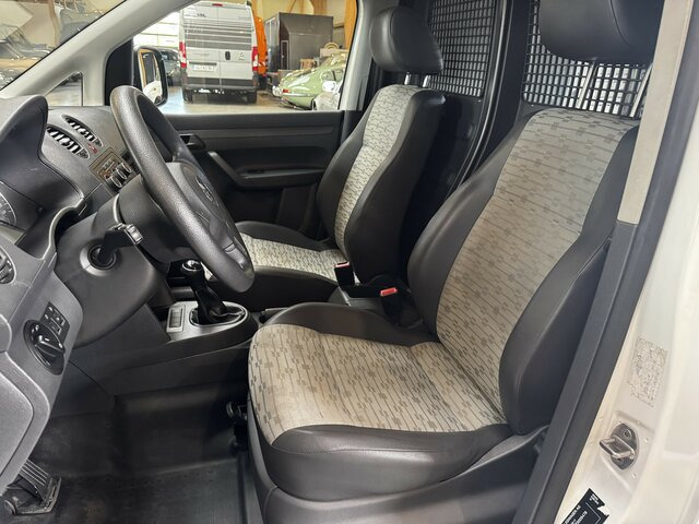 VW Caddy 1.6 TDI Kasten Sortimo AHK... - 无侧窗厢式货车:图2 VW Caddy 1.6 TDI Kasten Sortimo AHK... - 无侧窗厢式货车:图2