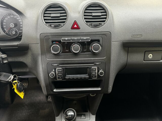 VW Caddy 1.6 TDI Kasten Sortimo AHK... - 无侧窗厢式货车:图3 VW Caddy 1.6 TDI Kasten Sortimo AHK... - 无侧窗厢式货车:图3