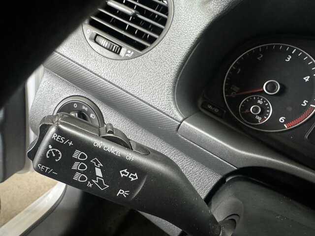 VW Caddy 1.6 TDI Kasten Sortimo AHK... - 无侧窗厢式货车:图4 VW Caddy 1.6 TDI Kasten Sortimo AHK... - 无侧窗厢式货车:图4