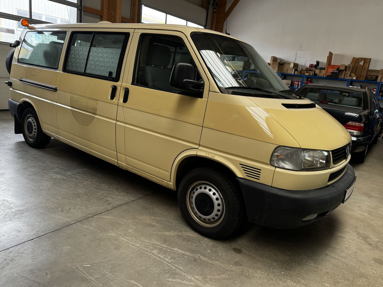 Volkswagen T4 2.5 TDI Syncro 4x4 lang 1. Hand! - 无侧窗厢式货车:图4 Volkswagen T4 2.5 TDI Syncro 4x4 lang 1. Hand! - 无侧窗厢式货车:图4