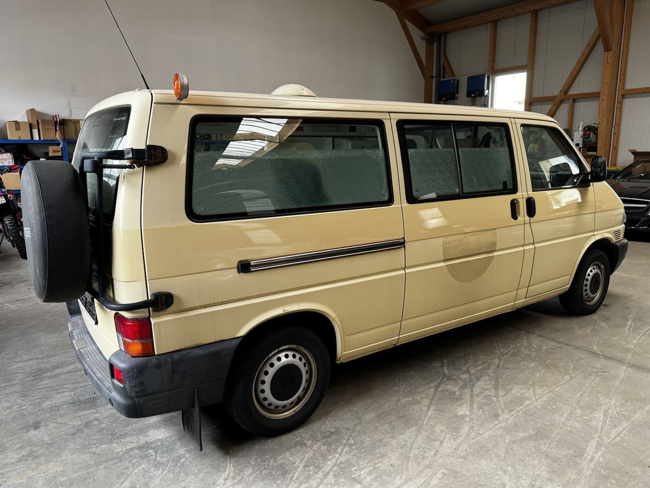 Volkswagen T4 2.5 TDI Syncro 4x4 lang 1. Hand! - 无侧窗厢式货车:图5 Volkswagen T4 2.5 TDI Syncro 4x4 lang 1. Hand! - 无侧窗厢式货车:图5