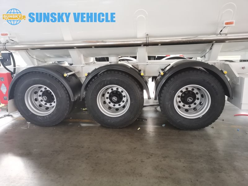 SUNSKY Fuel Tanker for sale - 液罐半拖车:图4 SUNSKY Fuel Tanker for sale - 液罐半拖车:图4