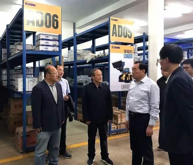 备件 适用于 履带式挖掘机 Consumable Spare Parts List of XCMG XE215C Excavator：图8