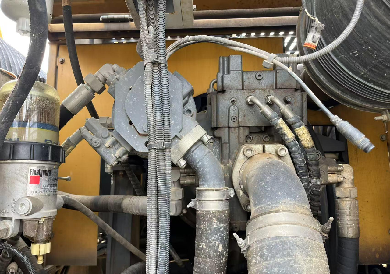 XCMG 2020 XRS1050 used crawler rotary drilling rig machine - 钻机:图4 XCMG 2020 XRS1050 used crawler rotary drilling rig machine - 钻机:图4