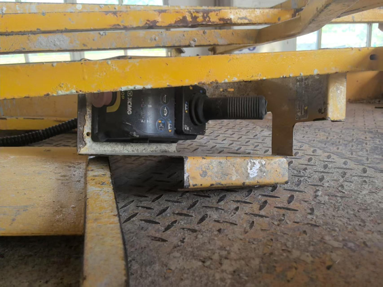 XCMG GTJZ1212 12m aerial work table platform scissor lift for sale - 剪式升降机:图3 XCMG GTJZ1212 12m aerial work table platform scissor lift for sale - 剪式升降机:图3