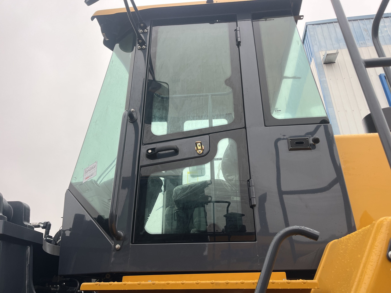 XCMG LW600KV 6 ton diesel wheel loader in good condition - 轮式装载机:图5 XCMG LW600KV 6 ton diesel wheel loader in good condition - 轮式装载机:图5