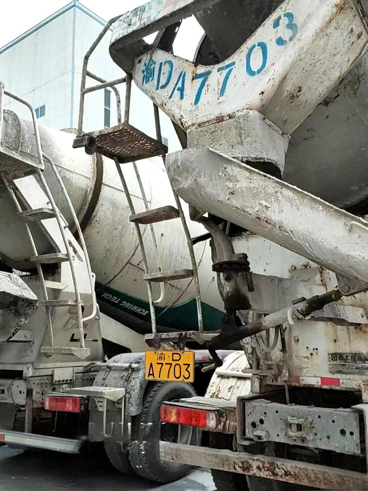 XCMG Manufacturer Used Cement Mixer Truck G4804B 12m³ Truck-mounted Concrete Mixer Truck - 混凝土搅拌车:图4 XCMG Manufacturer Used Cement Mixer Truck G4804B 12m³ Truck-mounted Concrete Mixer Truck - 混凝土搅拌车:图4